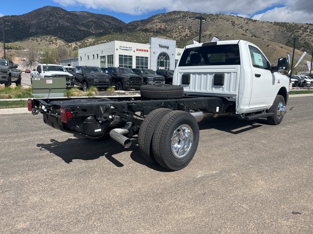New 2026 Ram 3500 REG CAB CHASSIS 4X4 Pickup