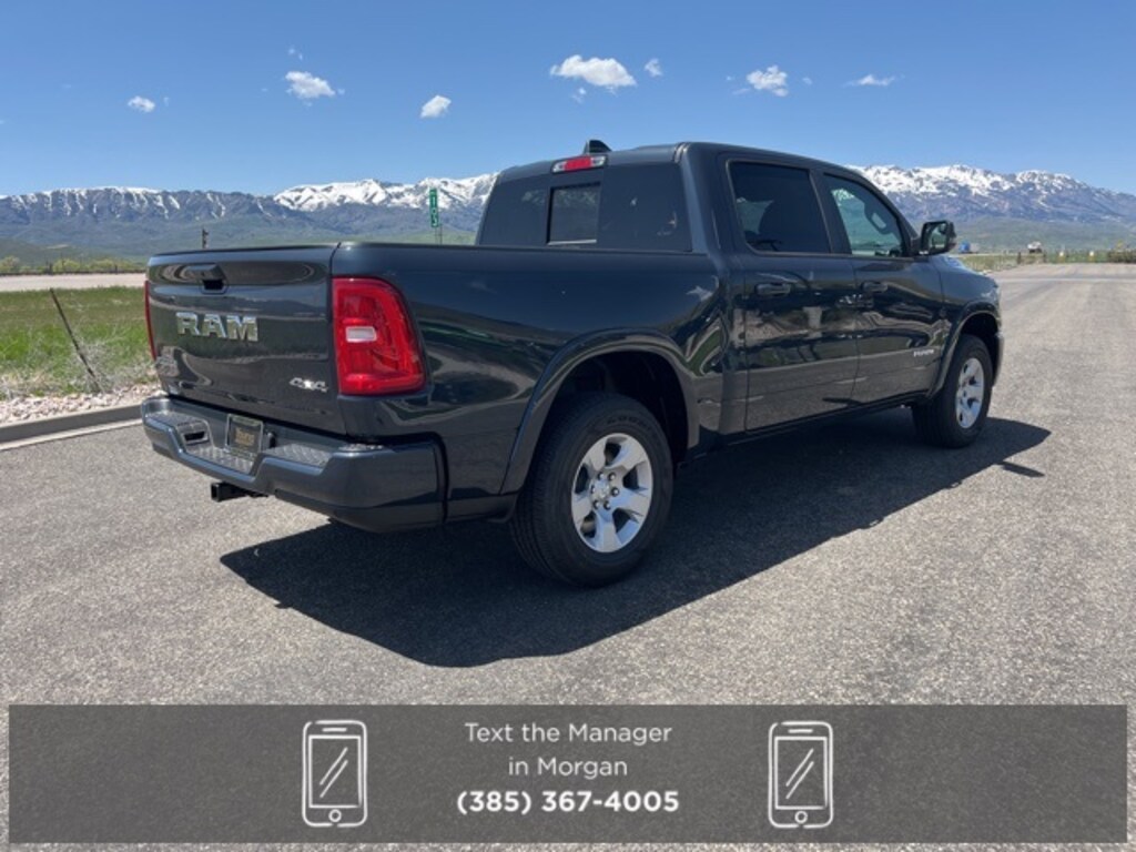 New 2025 Ram 1500 BIG HORN CREW CAB 4X4 5'7 BOX Pickup