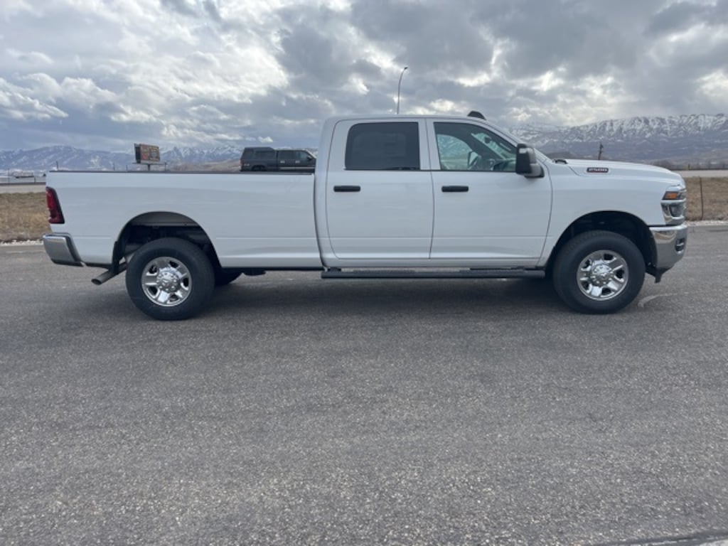 New 2026 Ram 2500 TRADESMAN CREW CAB 4X4 8' BOX Pickup