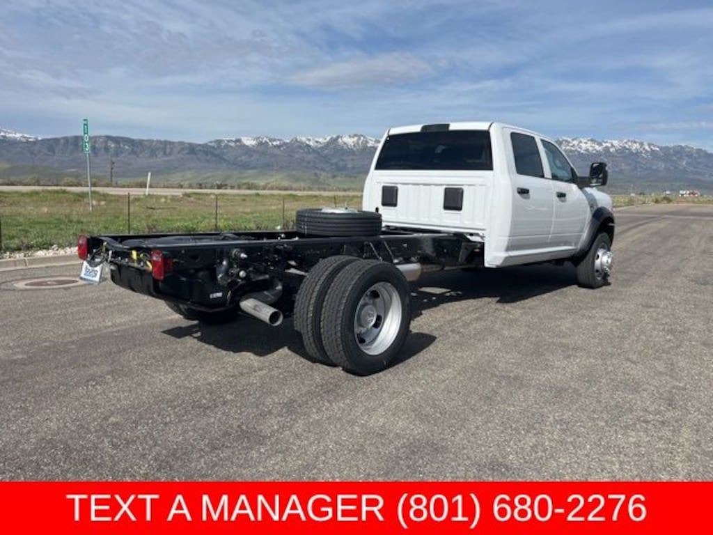 New 2026 Ram 5500 TRADESMAN CHASSIS CREW CAB 4X4 84' CA Pickup