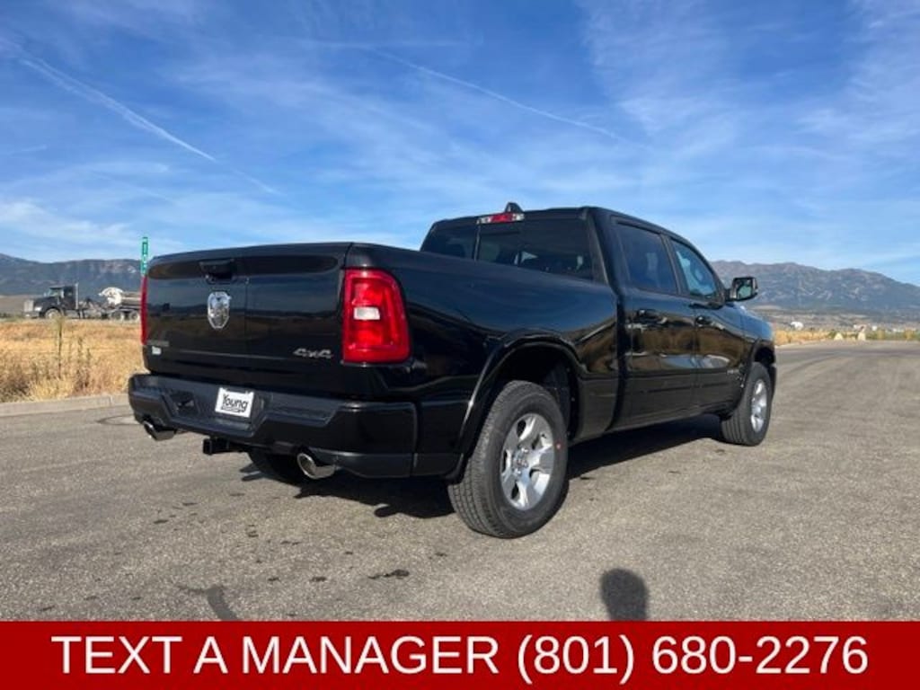 New 2026 Ram 1500 BIG HORN CREW CAB 4X4 6'4 BOX Pickup