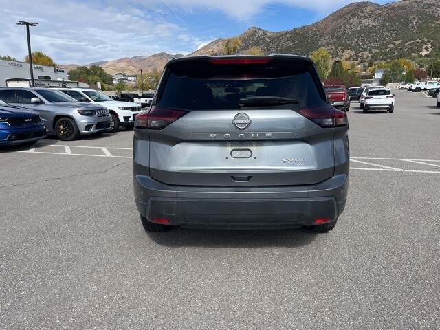 2024 Nissan Rogue SV photo 2