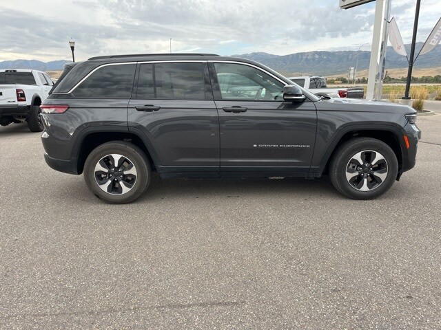 2024 Jeep Cherokee Limited 4xe photo 2