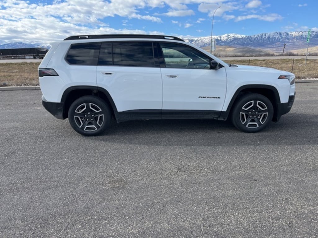 New 2026 Jeep Cherokee LAREDO 4X4 Sport Utility