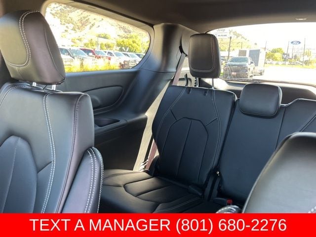 2026 Chrysler Pacifica Select - Photo 16
