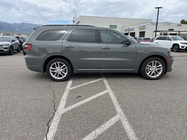 2025 Dodge Durango R/T photo 2