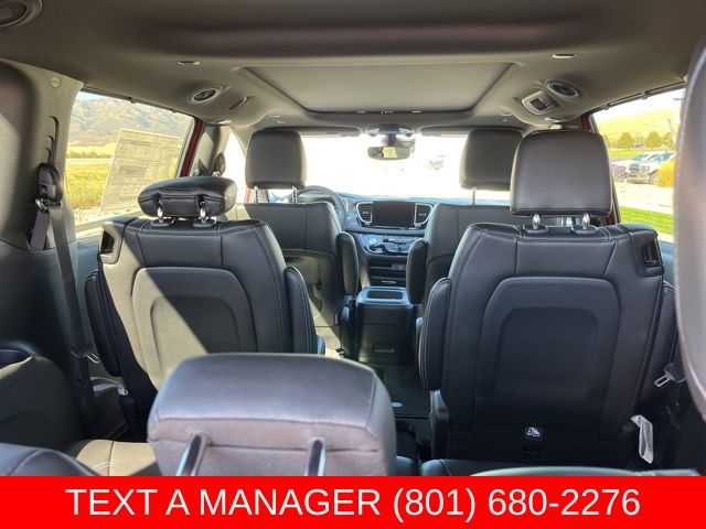 2026 Chrysler Pacifica Select - Photo 11