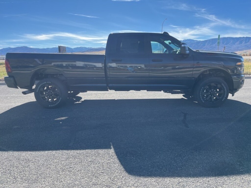 New 2026 Ram 2500 BIG HORN CREW CAB 4X4 8' BOX Pickup