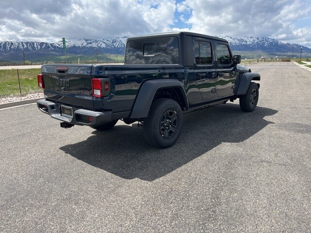 2025 Jeep Gladiator Sport photo 3