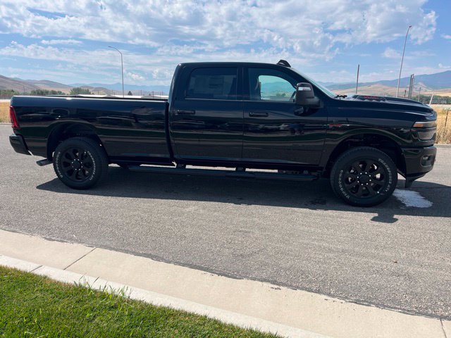 New 2026 Ram 3500 LARAMIE CREW CAB 4X4 8' BOX Pickup