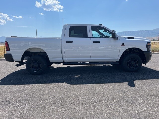 2025 Ram 2500 Tradesman photo 2