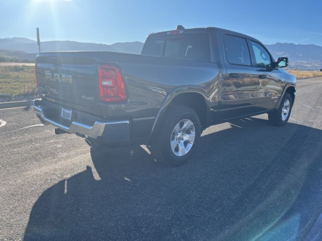 New 2026 Ram 1500 BIG HORN CREW CAB 4X4 5'7 BOX Pickup