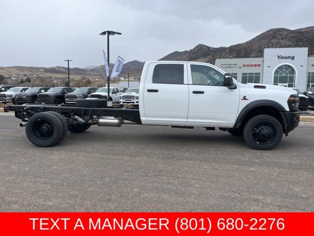 New 2026 Ram 5500 TRADESMAN CHASSIS CREW CAB 4X4 84' CA Pickup