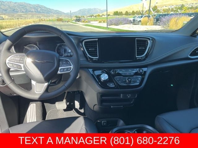 2026 Chrysler Pacifica Select - Photo 18
