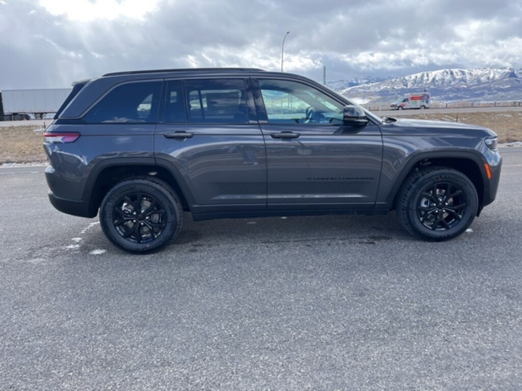 New 2026 Jeep Grand Cherokee LAREDO ALTITUDE 4X4 Sport Utility