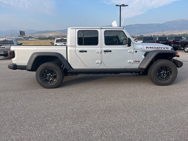 2023 Jeep Gladiator Mojave photo 2