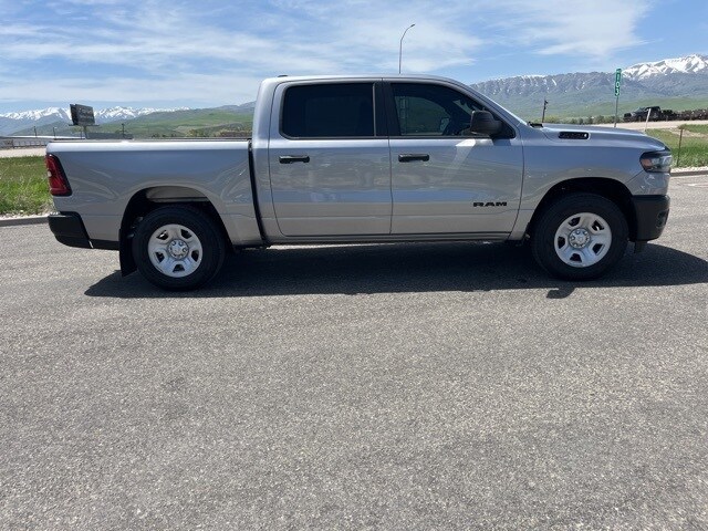 2025 Ram 1500 Tradesman photo 2