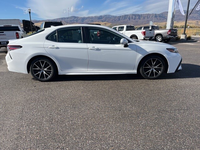 2023 Toyota Camry SE photo 2