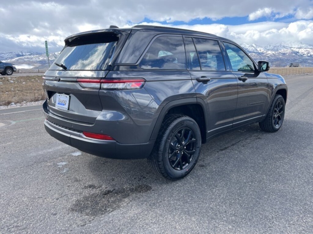New 2026 Jeep Grand Cherokee LAREDO ALTITUDE 4X4 Sport Utility