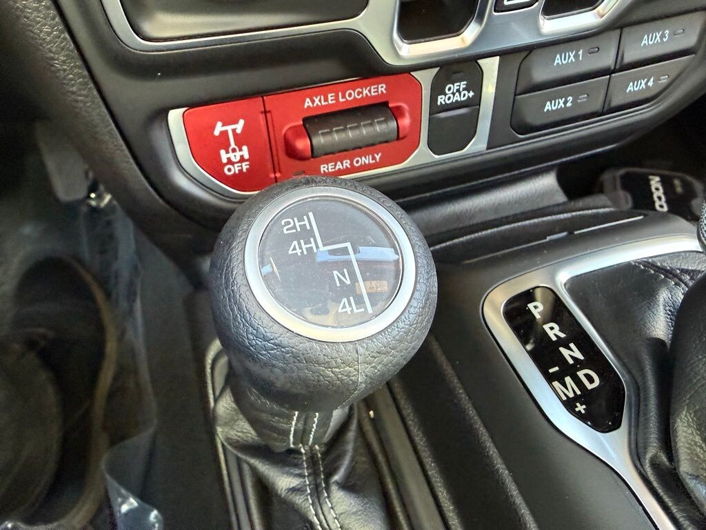 New 2025 Jeep Gladiator WILLYS 4X4 Pickup