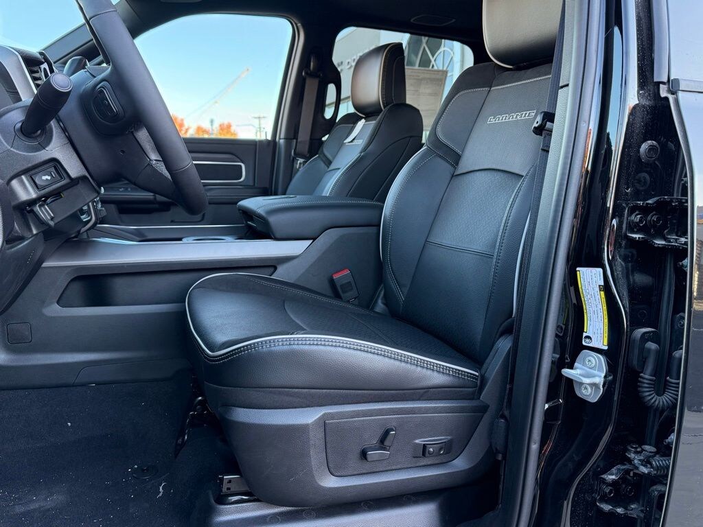 New 2026 Ram 2500 LARAMIE CREW CAB 4X4 6'4 BOX Pickup