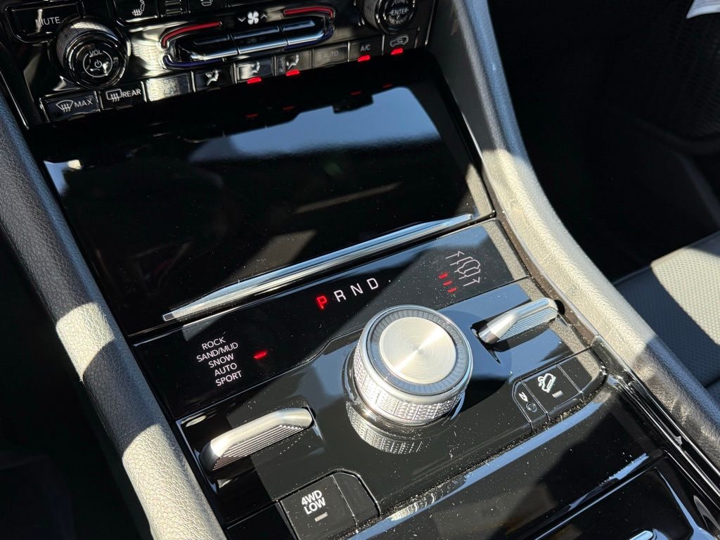 New 2025 Jeep Grand Cherokee OVERLAND 4X4 Sport Utility