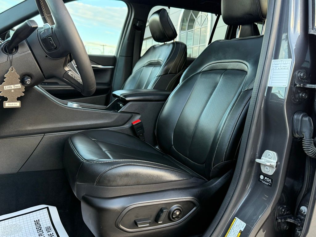 2024 Jeep Grand Cherokee Limited photo 2