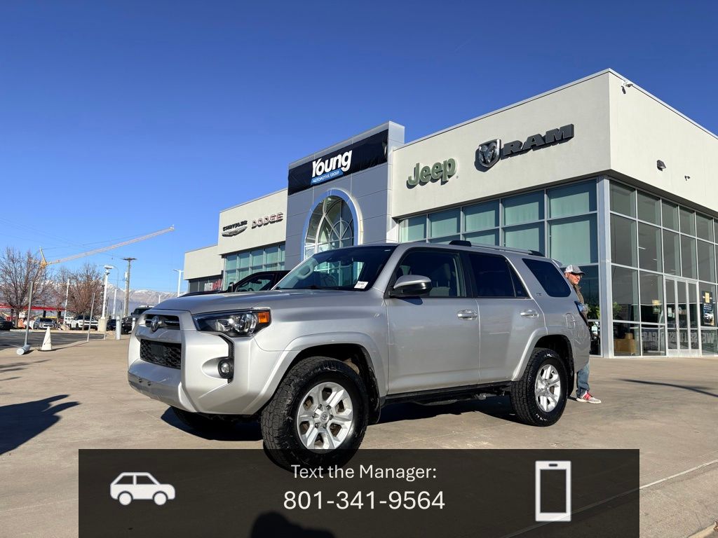 2022 Toyota 4Runner SR5's photo