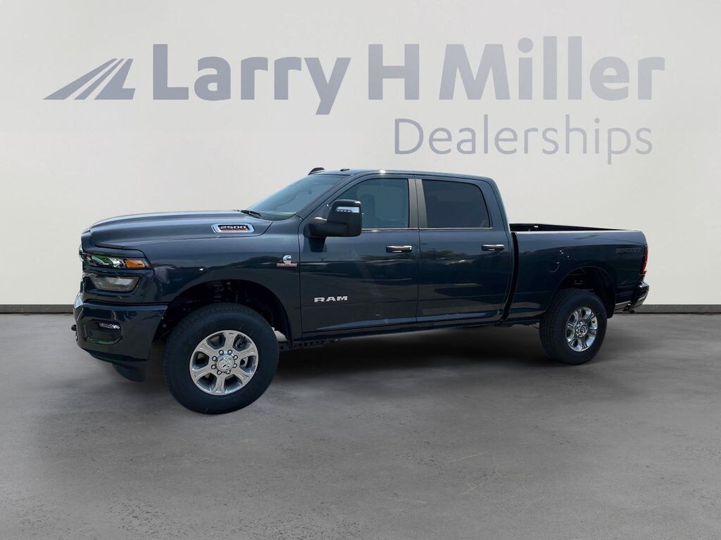 New 2025 Ram 2500 BIG HORN CREW CAB 4X4 6'4 BOX Pickup