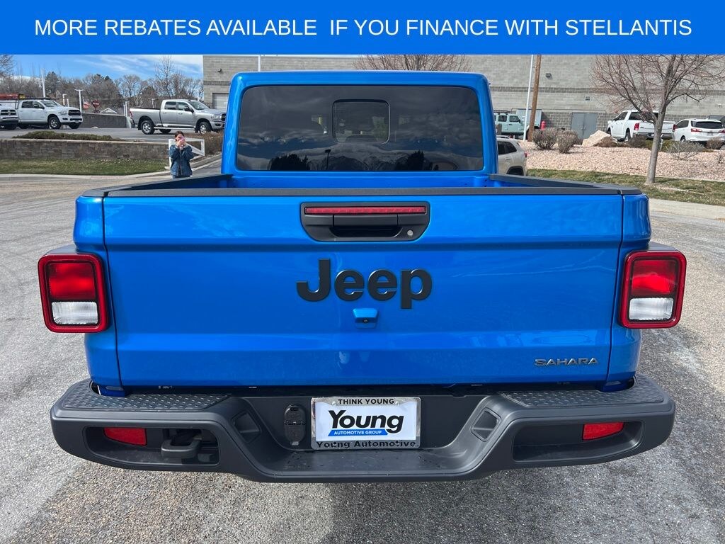 New 2026 Jeep Gladiator SAHARA 4X4 Pickup