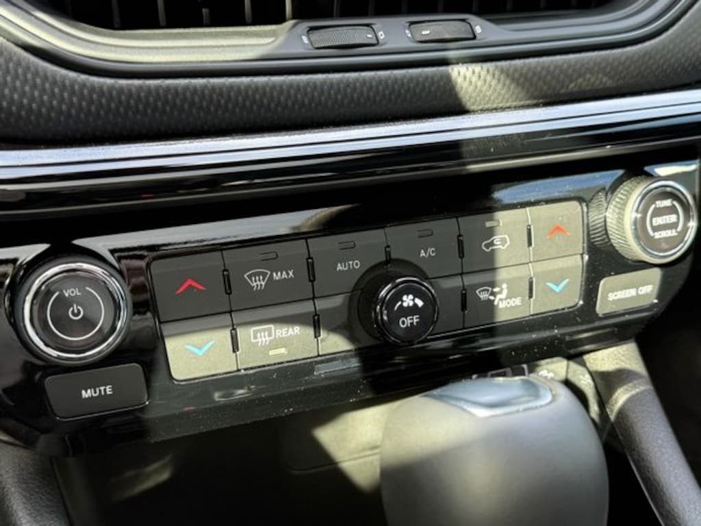 New 2025 Jeep Compass LATITUDE 4X4 Sport Utility