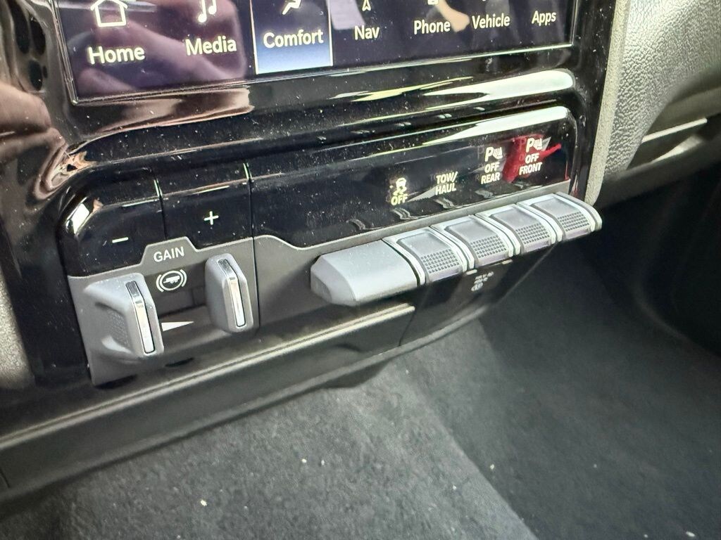 New 2025 Ram 2500 TRADESMAN CREW CAB 4X4 6'4 BOX Pickup