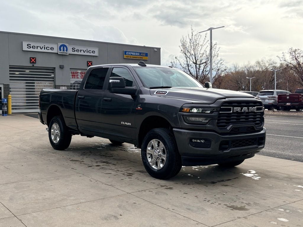 New 2025 Ram 2500 BIG HORN CREW CAB 4X4 6'4 BOX Pickup