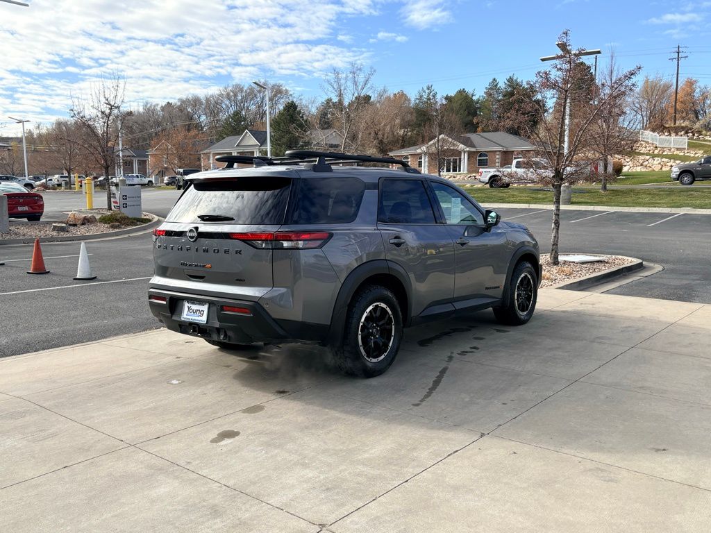2025 Nissan Pathfinder Rock Creek 4x4 photo 2