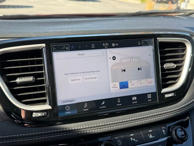 2026 Chrysler Pacifica photo 3