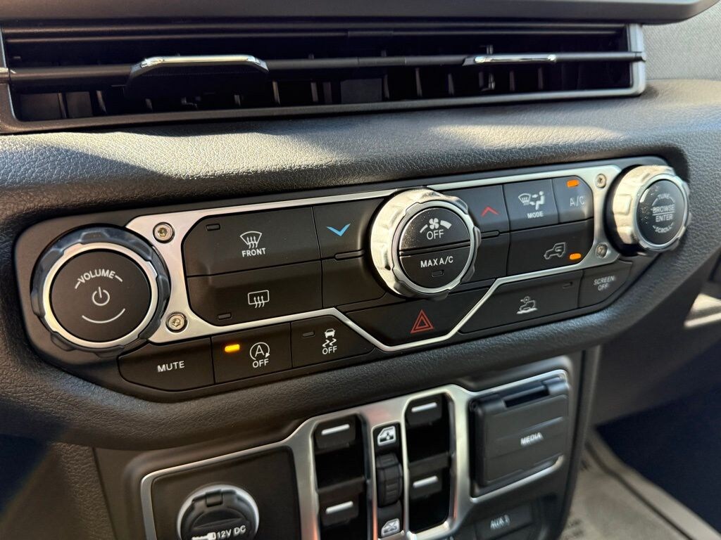 New 2025 Jeep Gladiator SPORT 4X4 Pickup