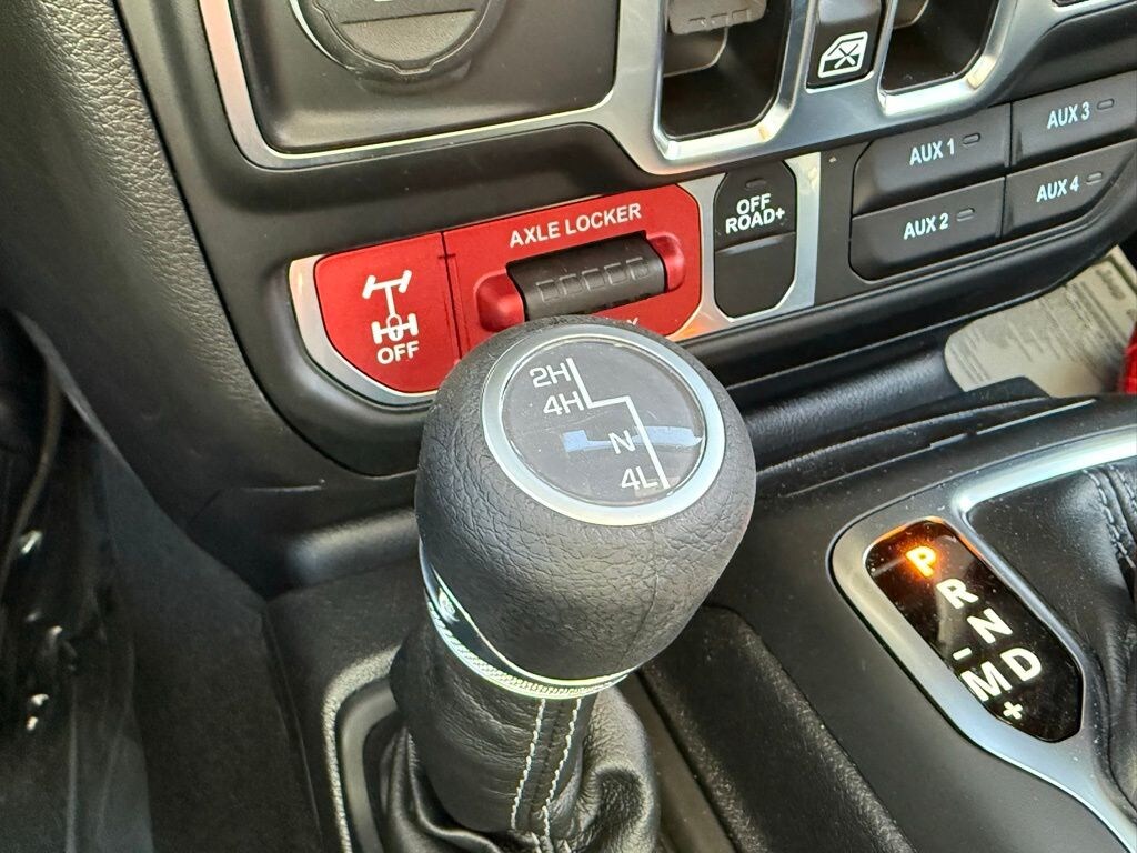 New 2025 Jeep Gladiator WILLYS 4X4 Pickup