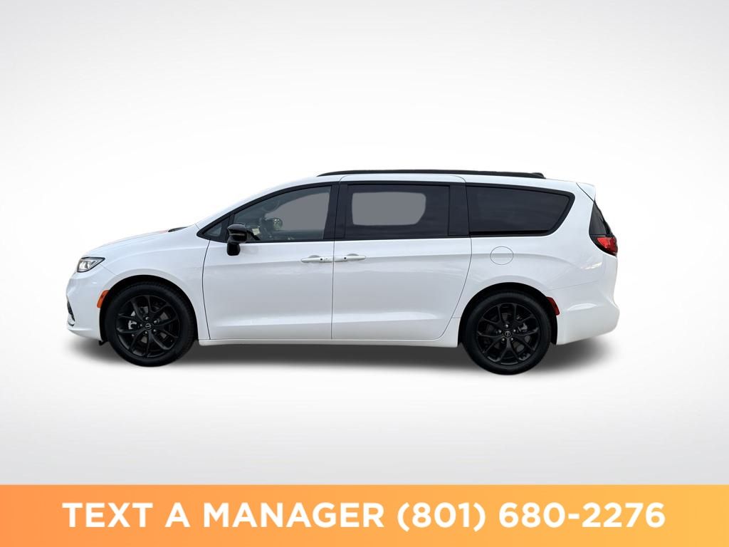 2026 Chrysler Pacifica Limited - Photo 10