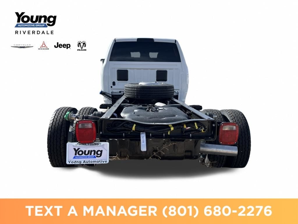 New 2026 Ram 5500 TRADESMAN CHASSIS CREW CAB 4X4 84' CA Pickup