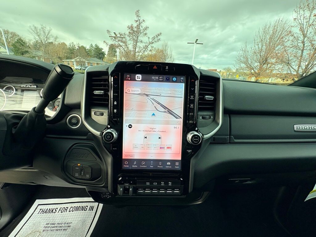 New 2025 Ram 2500 BIG HORN CREW CAB 4X4 6'4 BOX Pickup