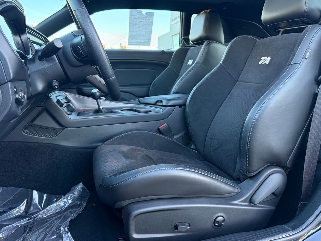 2023 Dodge Challenger R/T photo 2