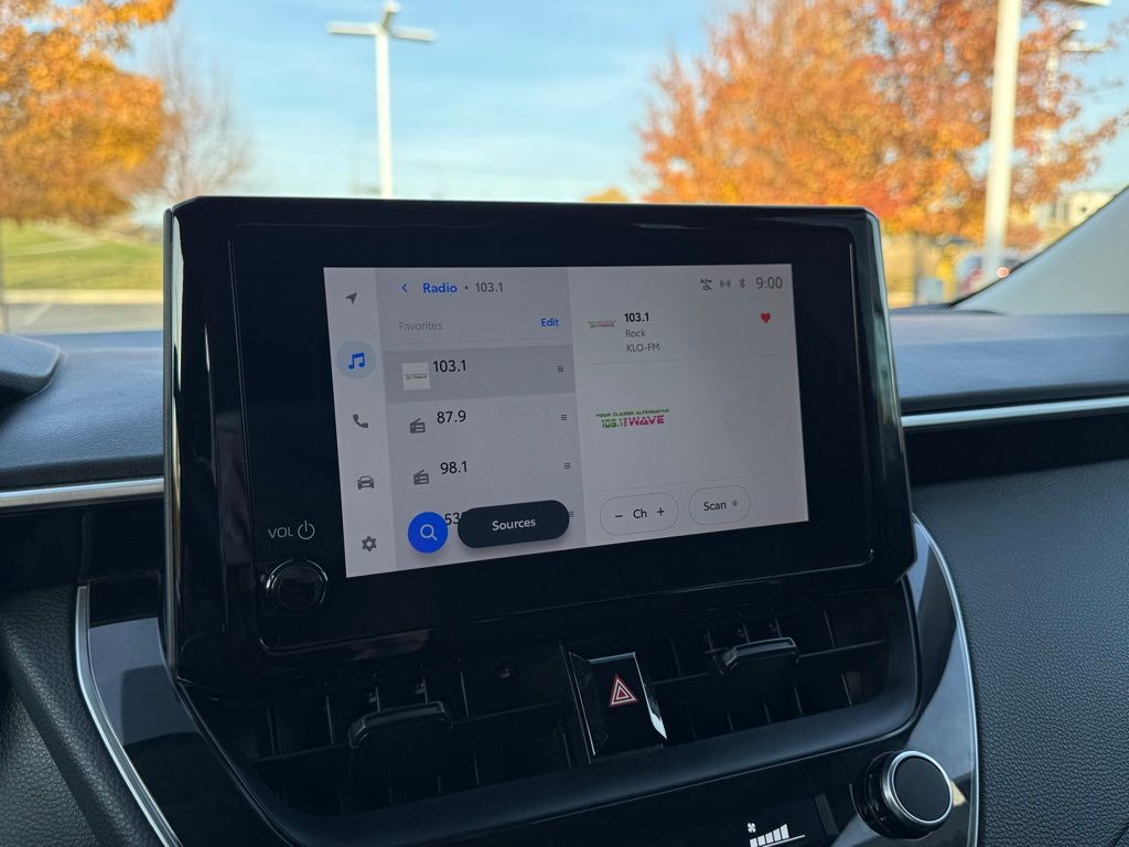 2024 Toyota Corolla LE photo 3