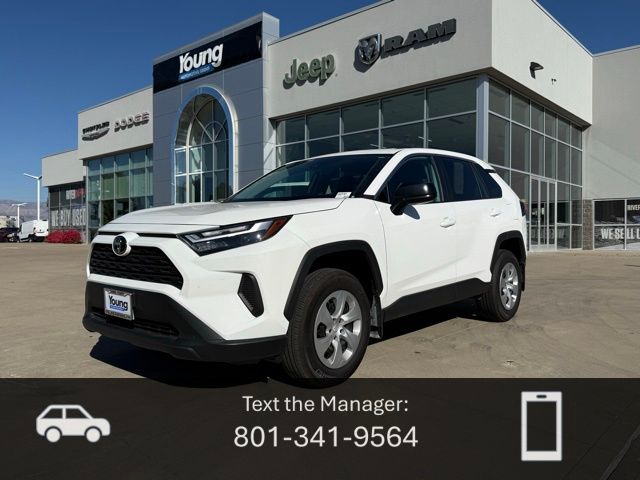 2024 Toyota RAV4 LE's photo