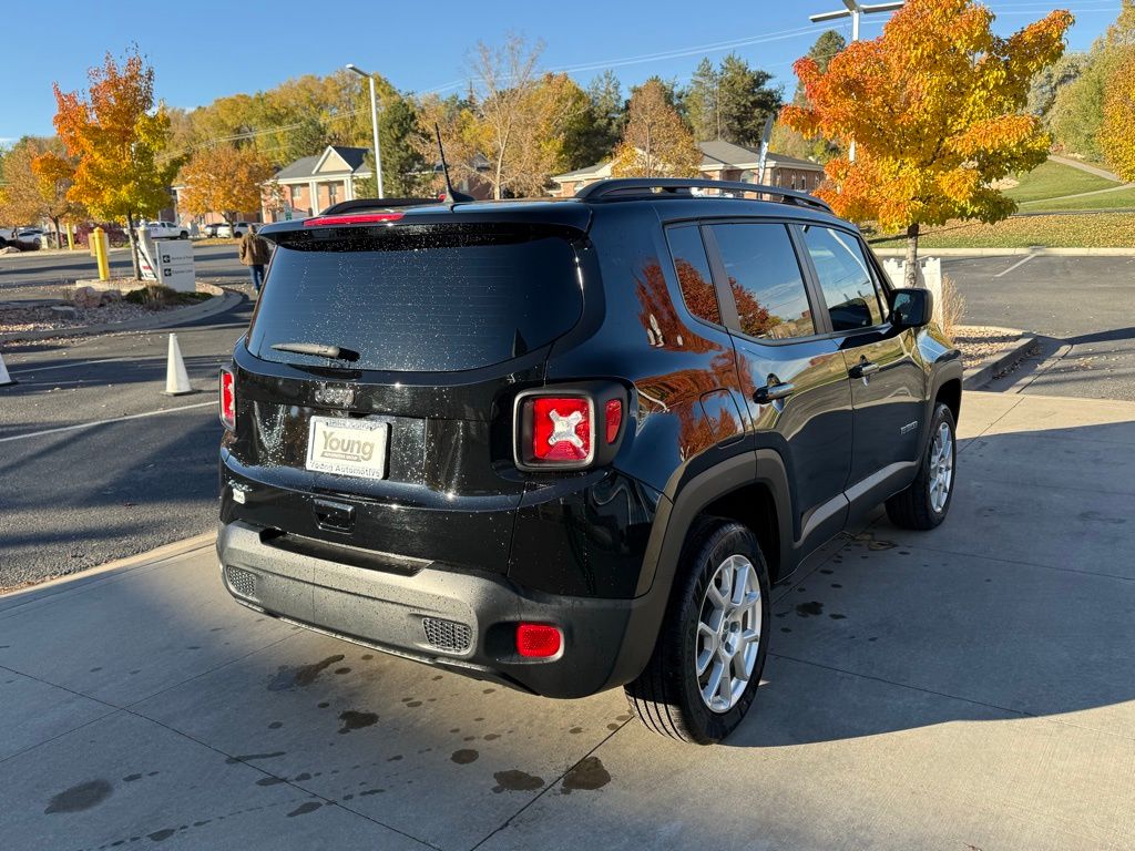 2023 Jeep Renegade Latitude photo 2