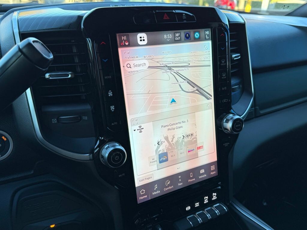 New 2025 Ram 2500 BIG HORN CREW CAB 4X4 6'4 BOX Pickup