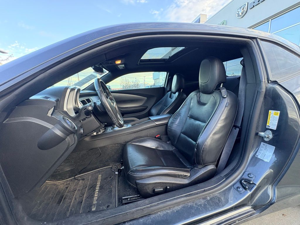 2015 Chevrolet Camaro 2LT Coupe photo 3