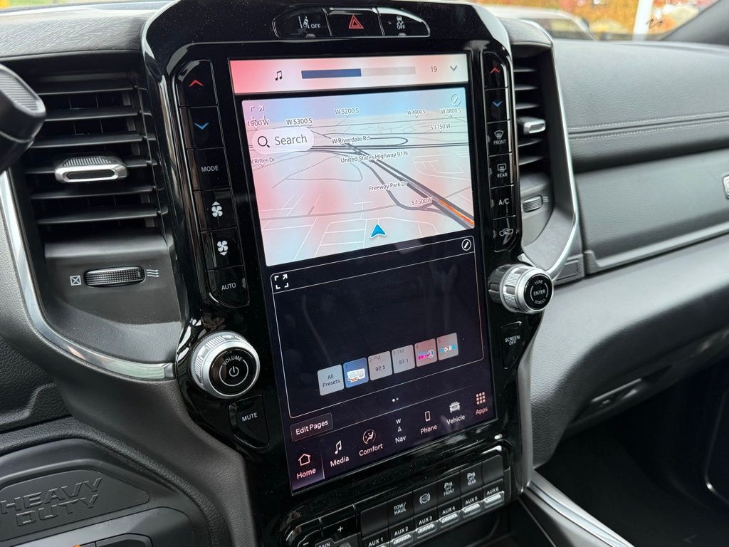 New 2025 Ram 2500 LARAMIE CREW CAB 4X4 6'4 BOX Pickup