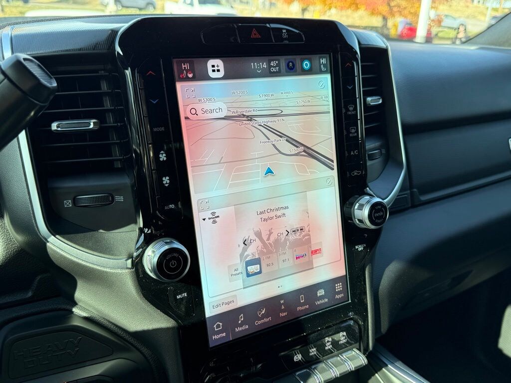 New 2025 Ram 2500 BIG HORN CREW CAB 4X4 6'4 BOX Pickup