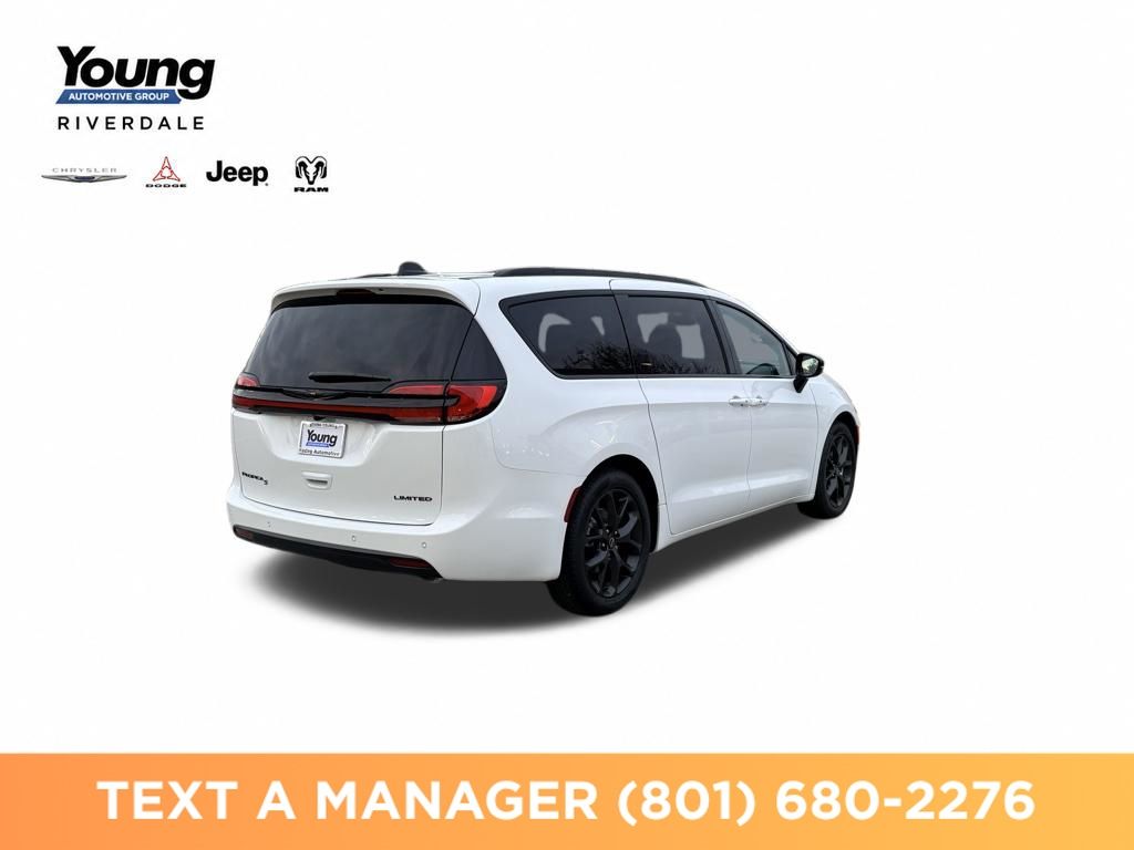 2026 Chrysler Pacifica Limited - Photo 7
