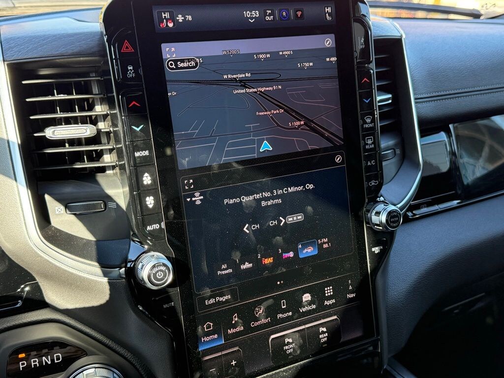 New 2025 Ram 1500 LARAMIE CREW CAB 4X4 5'7 BOX Pickup